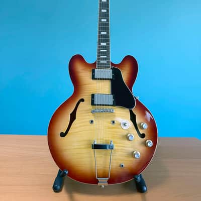 Epiphone ES-335 2022 - Figured Raspberry Tea Burst image 1