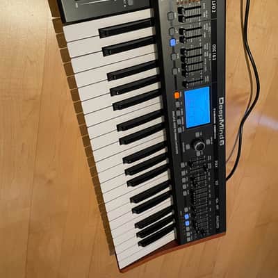 Behringer DeepMind 6 37-Key 6-Voice Polyphonic Analog Synth 2017 - Present - Black image 2