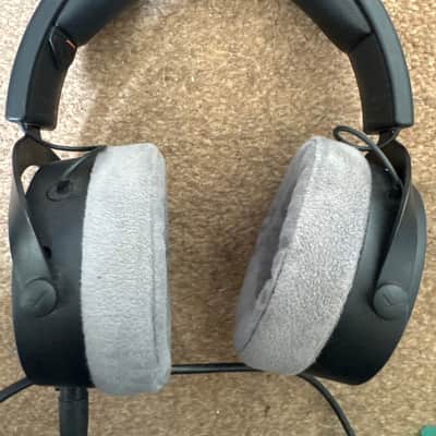 Beyerdynamic DT 700 PRO X Closed Back Headphones - 48 Ohms 2021 - Present - Black image 3