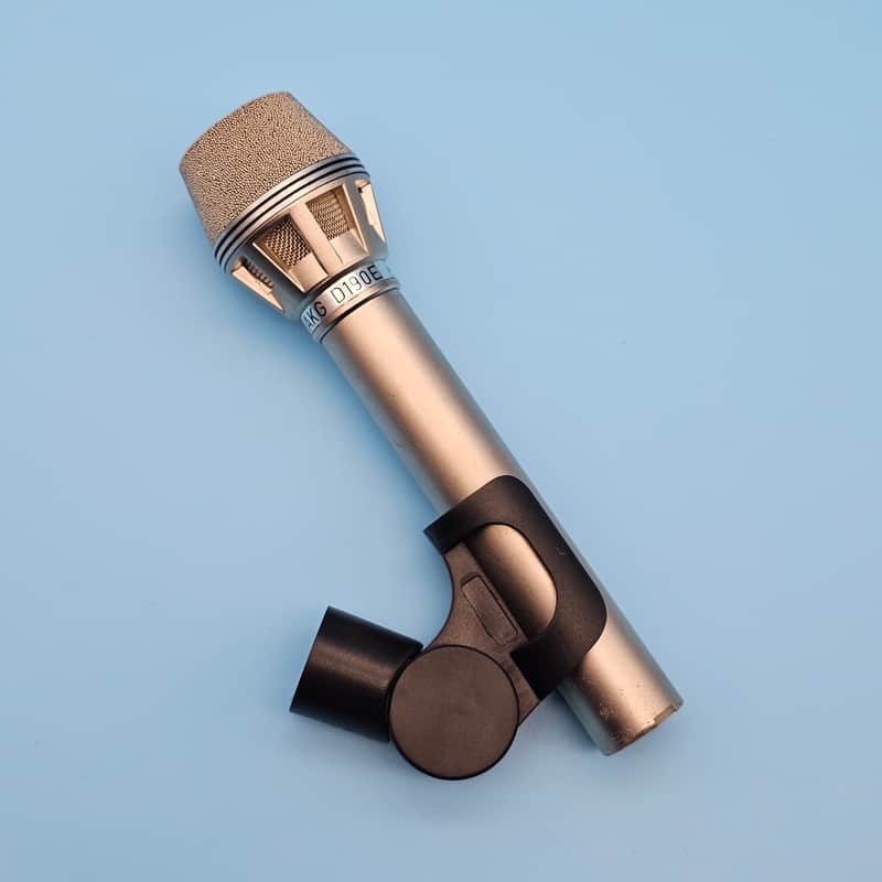 AKG D190E