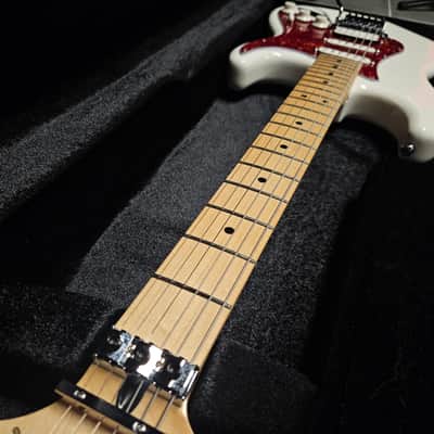 Fender Player Stratocaster Floyd Rose HSS with Maple Fretboard - Polar White image 7
