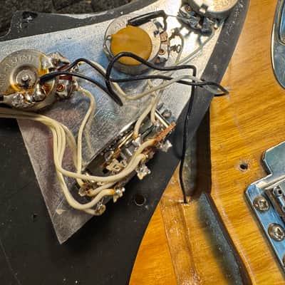 Fender Stratocaster with 3-Bolt Neck, Maple Fretboard 1975 - Natural image 22