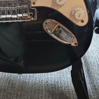 Rare 1990 US Fender Squire Stratocaster N9 Series and Custom Shop Hardcase- Read image 7