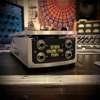 Ernie Ball P0-6165 500K Stereo Volume/Pan Pedal 2010s - Silver image 3