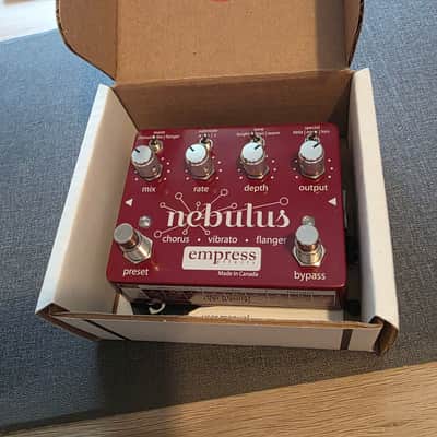 Empress Effects Nebulus Chorus / Vibrato / Flanger – Excellent Condition – Boxed image 2
