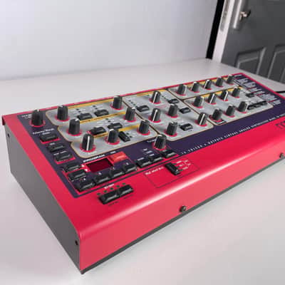 Nord Rack 2 16-Voice Rackmount Virtual Analog Synthesizer 1997 - 2003 - Red image 2