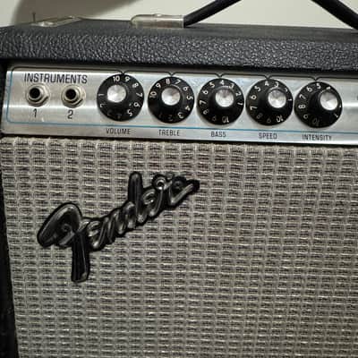 Fender Vibro Champ 6-Watt 1x8 Guitar Combo - Silverface image 2