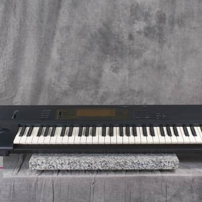 KORG 01/W FD Music Workstation Synthesizer in Good Condition