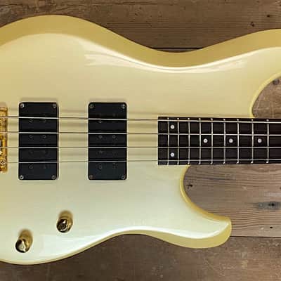 Ibanez MC924-PW Musician Bass 1982 - 1985 - Polar White image 1