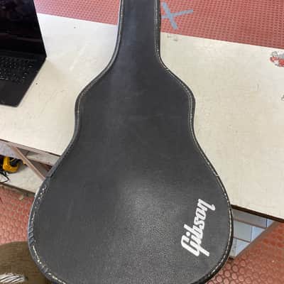 Gibson D Size chipboard case 1970,s - Black/red lining image 1
