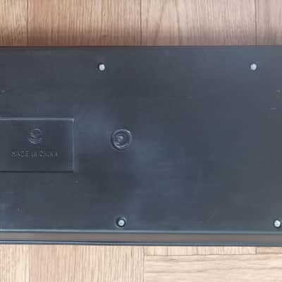 hing hon ek-001 keyboard 80’s Black , blue and red bottonswith white image 2