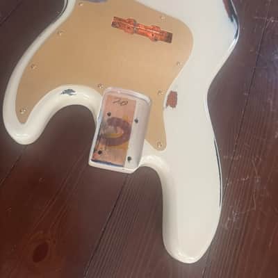 Jazz Bass Body  2026 - White Relic image 4