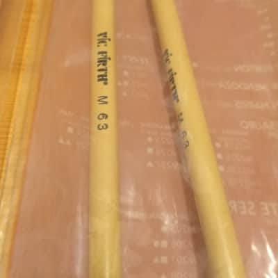 Vic Firth Set (2 pairs) M63 - Corpsmaster Keyboard - Medium, Poly Mallets 90s - Classic Medium image 3