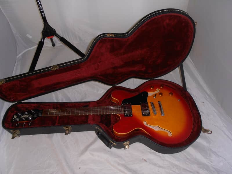 Vantage 635V in excellent condition includes HSC! image 1