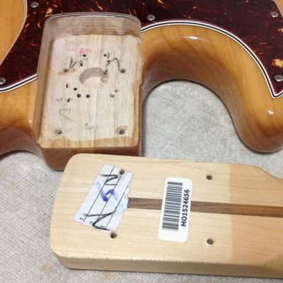 2007 Left Handed Lefty Fender Special Edition Deluxe Jazz Bass Natural Ash image 25