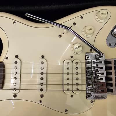 Fender Richie Sambora Signature Standard Stratocaster 1994 - 2002 - Arctic White image 5