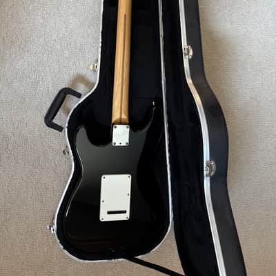 Attention Collectors! Fender “Case Queen - closet guitar” 50th anniversary Stratocaster 1996 - Black image 4