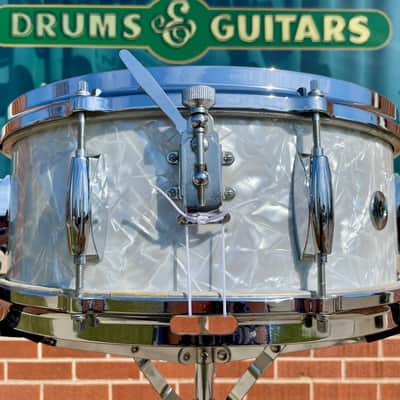 1970s Gretsch 4103 Renown 5.5x14 Snare Drum Stop Sign Badge White Marine Pearl image 2