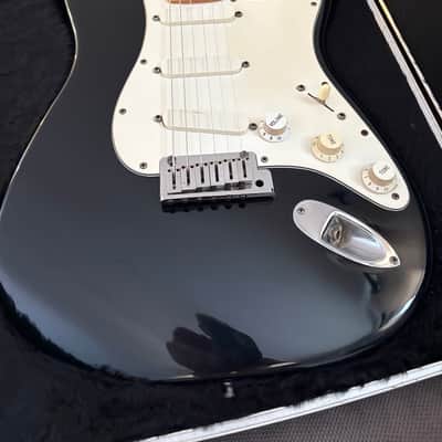 USED Vintage Fender Strat Plus Black Solid 1990 - Black image 3