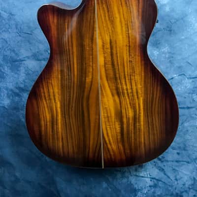Freshman FALTDKOAOC 20th Anniversary OM Electro-Acoustic Guitar Koa Sunburst image 3
