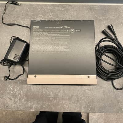 Yamaha VL 70 M physical modeling wind synth image 2