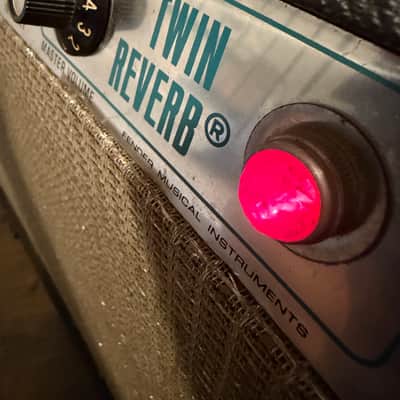 Fender Twin Reverb 2-Channel 100-Watt 2x12" Guitar Combo (likely 1973) - Silverface image 2