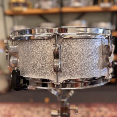 Ludwig No. 908 Jazz Festival 5x14" 8-Lug Snare Transition Badge (1958 - 1960) - Silver Sparkle (VIDEO) image 3