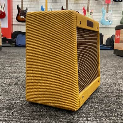 Fender '57 Custom Champ Hand-Wired Electric Guitar Tube Combo Amplifier, 5W, Tweed image 2