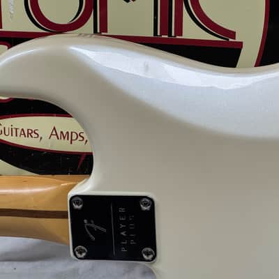 Fender Player Plus Stratocaster Guitar 2022 - Olympic Pearl / Maple neck image 10