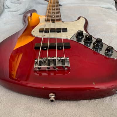 Fender American Deluxe Jazz Bass with Rosewood Fretboard 1995 - 1998 - Crimson Burst image 9