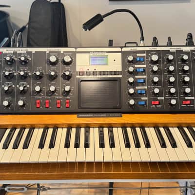 Moog Minimoog Voyager Performer Edition 44-Key Monophonic Synthesizer 2015 - Quarter-Sawn Tiger Oak image 5
