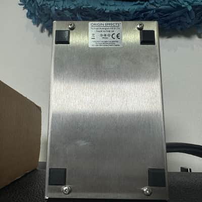 Origin Effects Deluxe61 Amp Tremolo & Drive - Silver image 2