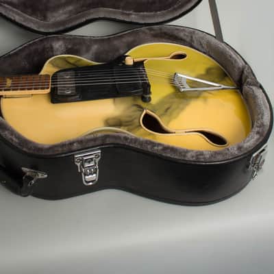 Wandre BB Model Semi-Hollow Body Electric Guitar (1960), hard shell case. image 12