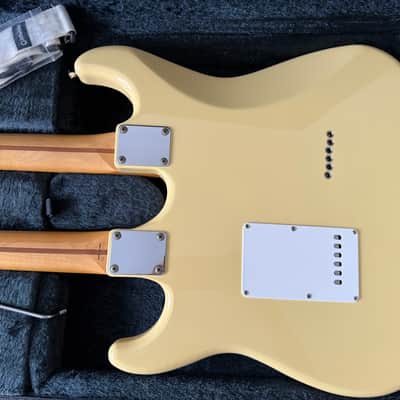 Fender Stratocaster Yngwie Malmsteen Signature Model STW-230YM Made in Japan 1994-1995 Vintage Cream Butter White image 4