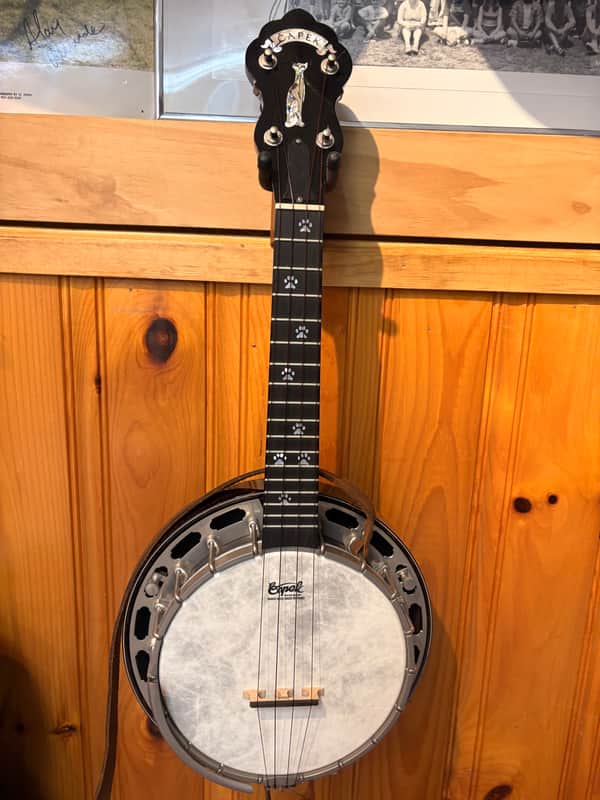 Capek Concert Banjo Uke 2024 - Sunburst Maple image 1