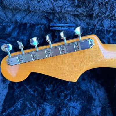 Fender Eric Johnson Stratocaster with Maple Fretboard 2005 - Present White Blonde image 11