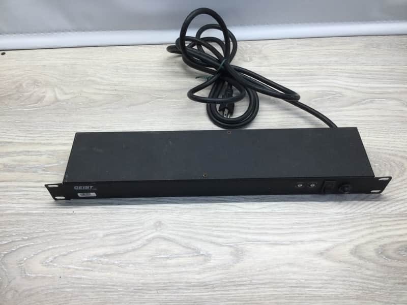 Geist 15 Amp 10 Plug Rack Mount Power Strip image 1