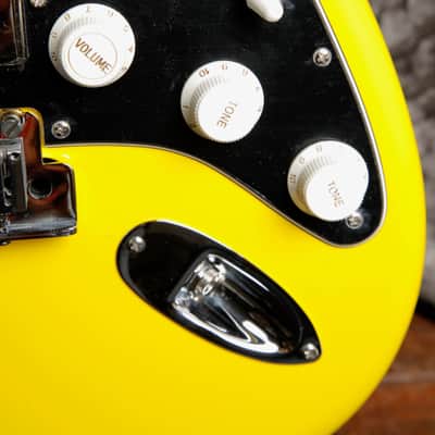 Fender Limited Edition American Ultra II HSS Stratocaster Grafitti Yellow image 7