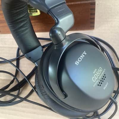 Sony MDR-CD550 Vintage Headphones Digital Reference monitor MDR CD 550 with original box image 7