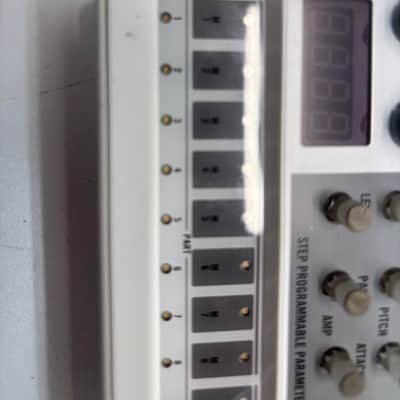 Korg Volca Sample Digital Sample Sequencer 2010s - White image 8