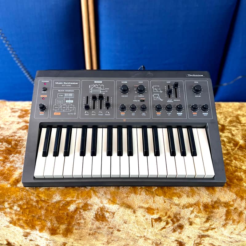 Technics SY-1010 c 1980 analog synthesizer mono synth original