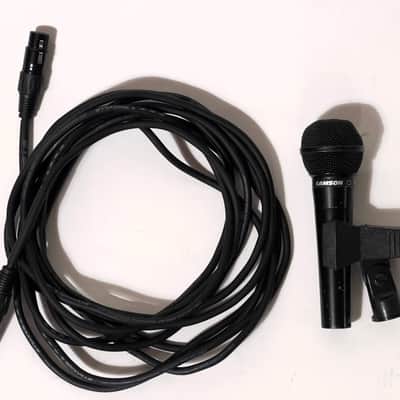 Samson S11 Cardioid Dynamic Microphone Kit with 20 foot XLR cable and clip image 3
