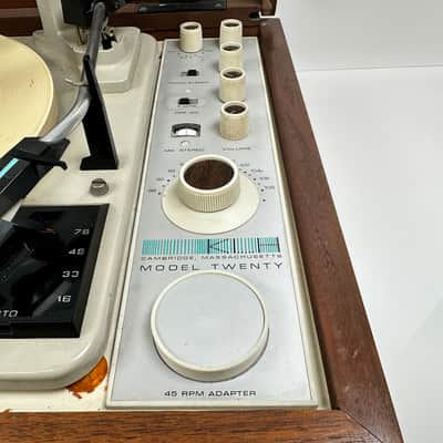 KLH Model Twenty Stereo Turntable Receiver image 10
