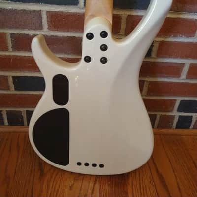 1997-Vintage USA-made Peavey Millennium bass guitar image 4