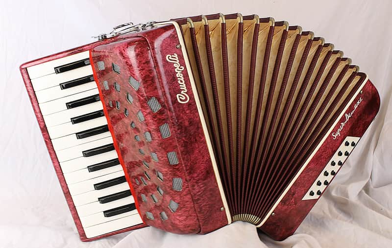 8418 - Raspberry Crucianelli Bambino Piano Accordion MM 25 12 image 1