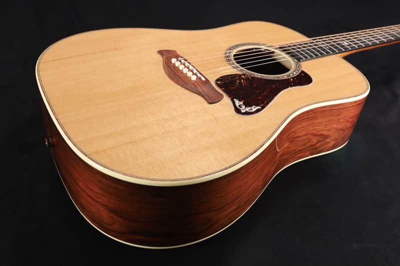 Taylor Gold Label 810e: $0 OFF MSRP! Honduran Rosewood Acoustic-Electric Guitar