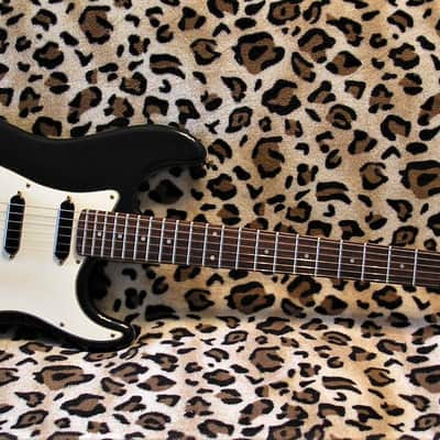 Schecter USA Dallas Strat Mid-80s w/Case image 2