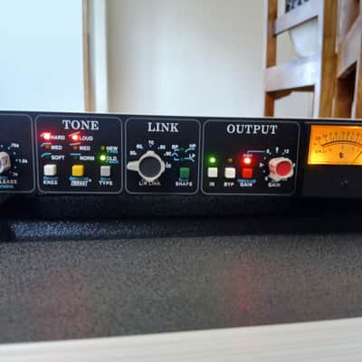 API 2500 Stereo Bus Compressor 2000 - 2019 - Black image 3