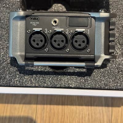 Zoom F6 Multitrack Field Recorder 2010s - Black image 4