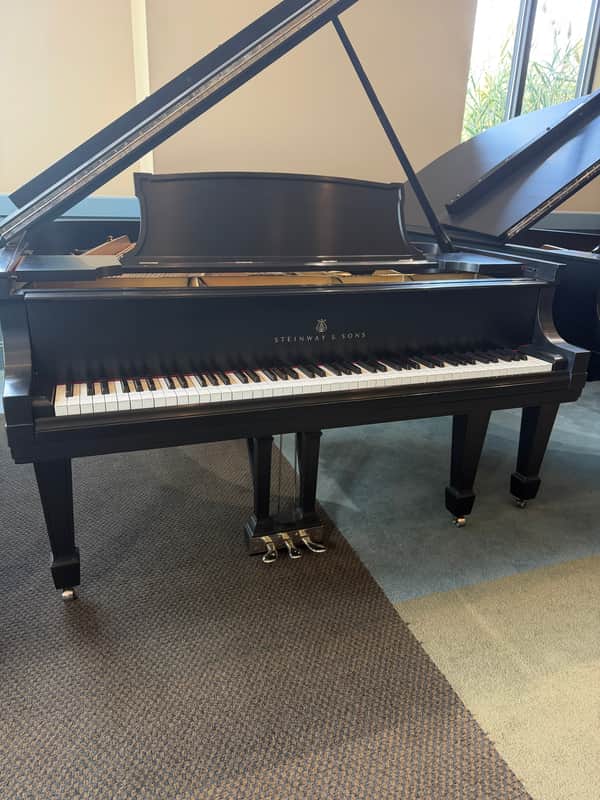 Steinway&Sons L 1923 - Ebony Satin image 1